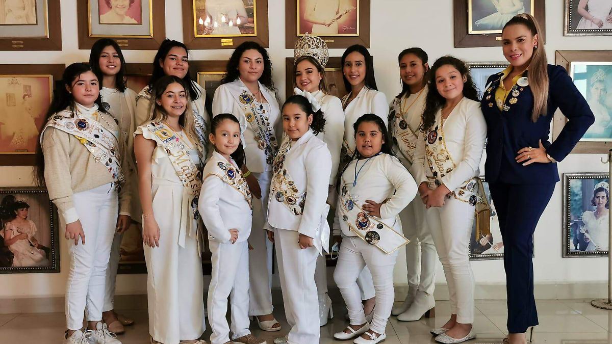Sesión de Reinas Distrital del Club de Leones - El Sol de San Luis